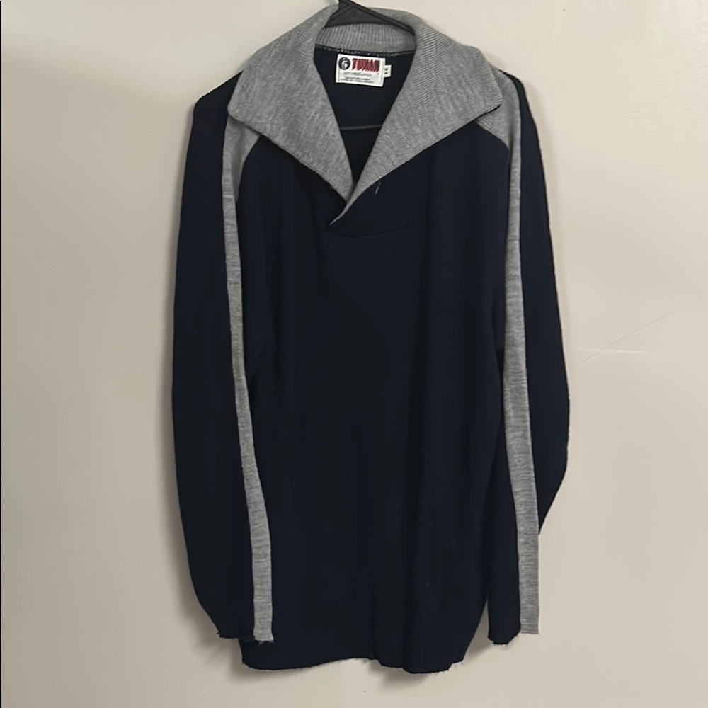 Black and Gray V-Neck Sweater with Modern Color-Blocking